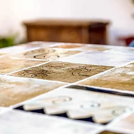 Kocadon فندق غومْبيت